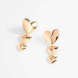 Aretes con tres corazones colgantes
