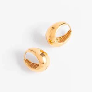 Aretes con diseño gota pulida moderno