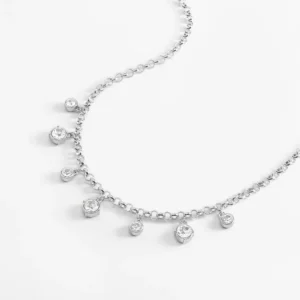 Collar con dijes de piedra brillante